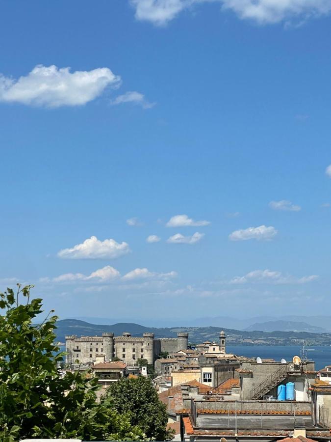 A Due Passi Dal Castello - Appartamento Con Vista Bracciano  Bagian luar foto